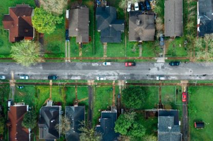 Suburban neighborhood street scene and homes for Dallas-Fort Worth homebuyers.